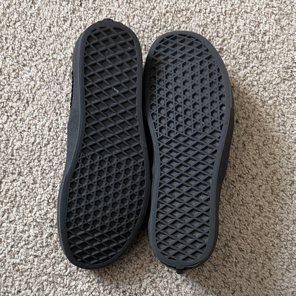 Vans Black Skull Pattern Slip-Ons - Picture 5 of 5